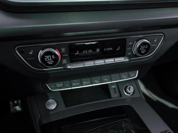 Audi Q5 II (FY) Рестайлинг с пробегом 2025 года, цена 5 490 000 рублей, 39 км, внедорожник, Автокод Объявления