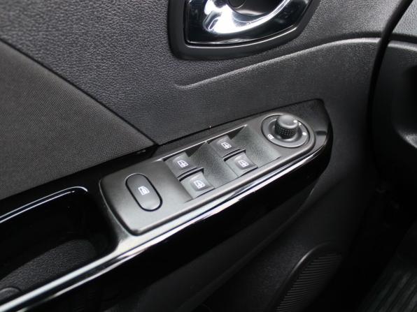Renault Kaptur I с пробегом 2016 года, цена 1 679 900 рублей, 42993 км, внедорожник, Автокод Объявления