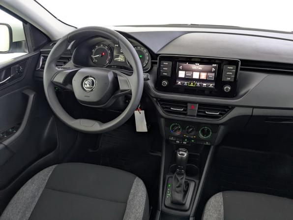 Skoda Rapid II с пробегом 2022 года, цена 1 799 000 рублей, 64409 км, лифтбек, Автокод Объявления