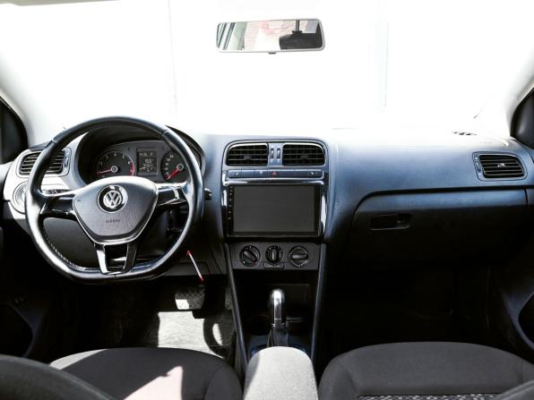 Volkswagen Polo V Рестайлинг с пробегом 2015 года, цена 935 000 рублей, 194560 км, седан, Автокод Объявления