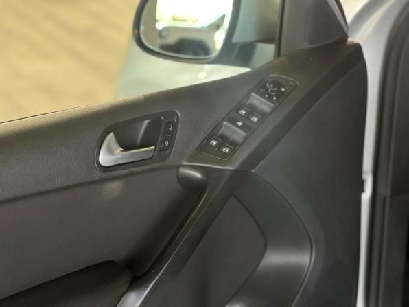 Volkswagen Tiguan I Рестайлинг с пробегом 2012 года, цена 995 000 рублей, 244902 км, внедорожник, Автокод Объявления