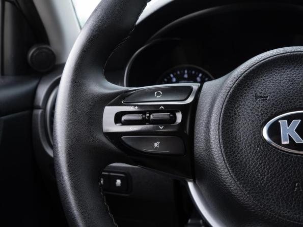 Kia Rio IV с пробегом 2018 года, цена 1 335 000 рублей, 132516 км, седан, Автокод Объявления