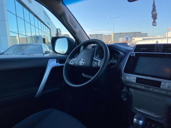 Toyota Land Cruiser Prado 150 Series Рестайлинг 2 с пробегом 2018 года, цена 4 380 000 рублей, 241379 км, внедорожник, Автокод Объявления
