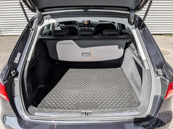 Audi A4 V (B9) с пробегом 2018 года, цена 1 650 000 рублей, 298346 км, универсал, Автокод Объявления