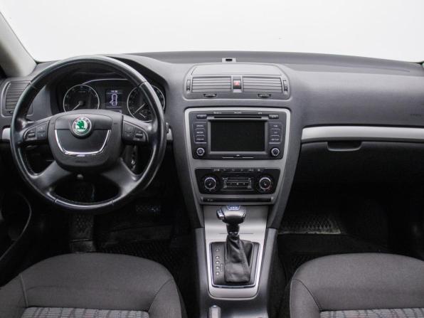 Skoda Octavia II (A5) Рестайлинг с пробегом 2012 года, цена 995 000 рублей, 174191 км, лифтбек, Автокод Объявления
