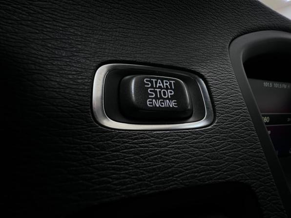 Volvo S60 II Рестайлинг с пробегом 2016 года, цена 1 300 000 рублей, 224229 км, седан, Автокод Объявления