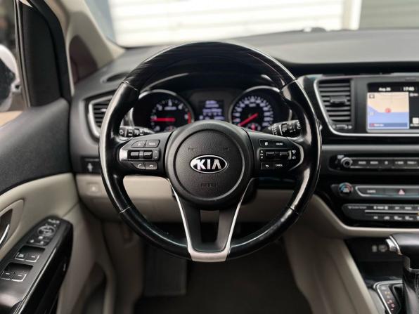 Kia Carnival III с пробегом 2019 года, цена 2 790 000 рублей, 137804 км, минивэн, Автокод Объявления