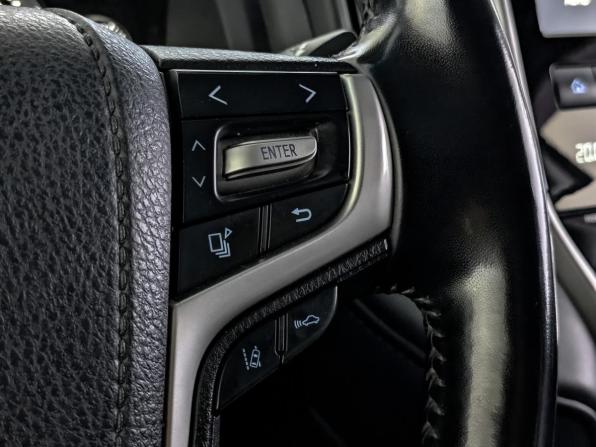 Toyota Land Cruiser 200 Series Рестайлинг 2 с пробегом 2018 года, цена 5 880 000 рублей, 233750 км, внедорожник, Автокод Объявления
