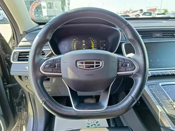 Geely Atlas Pro с пробегом 2023 года, цена 2 099 995 рублей, 48686 км, внедорожник, Автокод Объявления