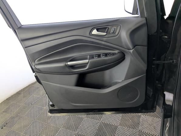 Ford Kuga II Рестайлинг с пробегом 2018 года, цена 1 655 000 рублей, 154040 км, внедорожник, Автокод Объявления