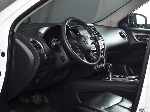Nissan Pathfinder IV с пробегом 2015 года, цена 2 149 995 рублей, 186626 км, внедорожник, Автокод Объявления