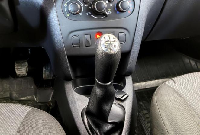 Renault Logan II Рестайлинг с пробегом 2019 года, цена 465 000 рублей, 128000 км, седан, Автокод Объявления
