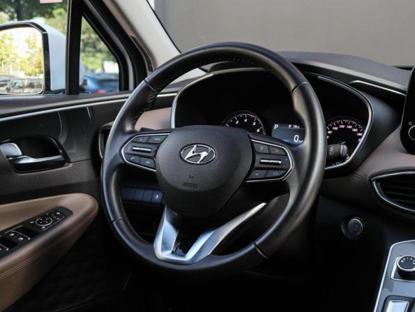 Hyundai Santa Fe IV Рестайлинг с пробегом 2022 года, цена 3 699 000 рублей, 32000 км, внедорожник, Автокод Объявления