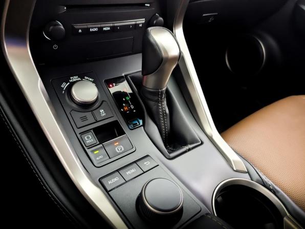 Lexus NX I с пробегом 2016 года, цена 3 030 000 рублей, 98833 км, внедорожник, Автокод Объявления