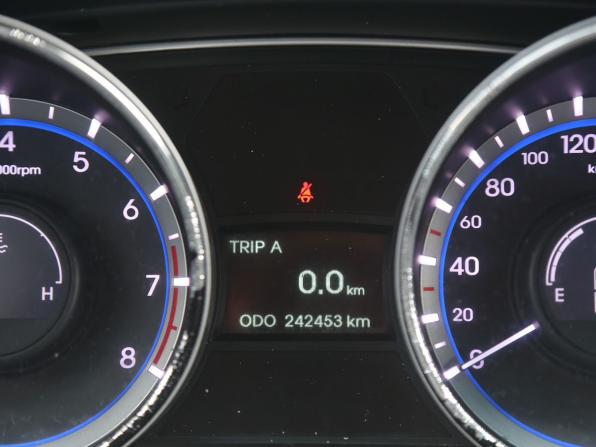 Hyundai Sonata VI (YF) с пробегом 2012 года, цена 795 000 рублей, 242400 км, седан, Автокод Объявления