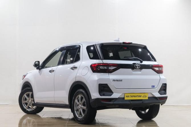 Toyota Raize I с пробегом 2021 года, цена 1 699 000 рублей, 38000 км, внедорожник, Автокод Объявления