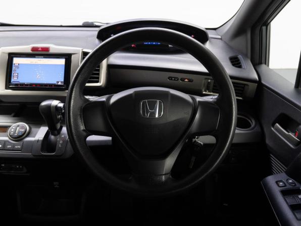 Honda Freed I с пробегом 2010 года, цена 864 000 рублей, 208480 км, компактвэн, Автокод Объявления