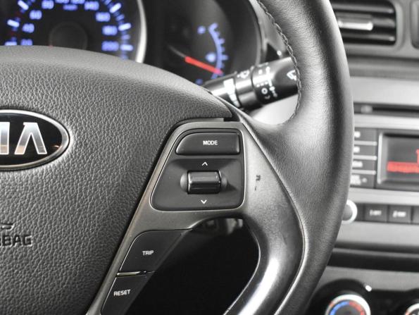 Kia Rio III Рестайлинг с пробегом 2015 года, цена 843 100 рублей, 150482 км, седан, Автокод Объявления