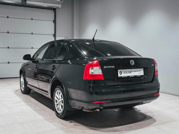 Skoda Octavia II (A5) Рестайлинг с пробегом 2011 года, цена 668 895 рублей, 398311 км, лифтбек, Автокод Объявления