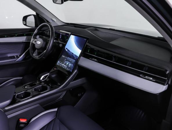 Geely Atlas II с пробегом 2025 года, цена 3 250 000 рублей, 8253 км, внедорожник, Автокод Объявления
