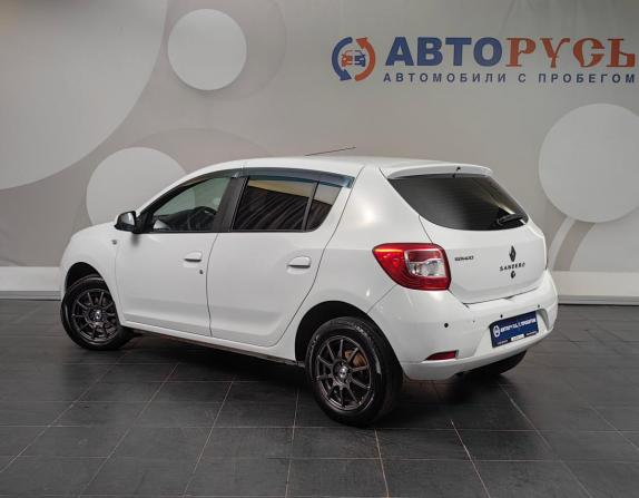 Renault Sandero II с пробегом 2017 года, цена 747 000 рублей, 84000 км, хэтчбек, Автокод Объявления