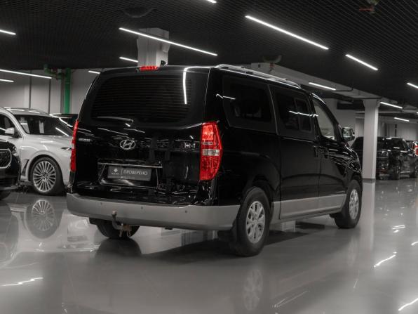 Hyundai H-1 II Рестайлинг 2 с пробегом 2021 года, цена 2 800 000 рублей, 294602 км, минивэн, Автокод Объявления
