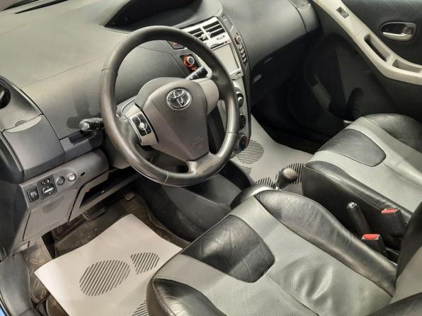 Toyota Yaris II с пробегом 2008 года, цена 269 000 рублей, 400000 км, хэтчбек, Автокод Объявления