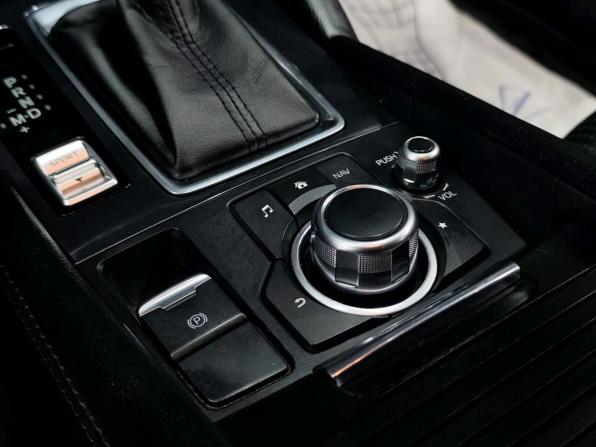 Mazda 6 III (GJ) Рестайлинг с пробегом 2017 года, цена 1 645 000 рублей, 165500 км, седан, Автокод Объявления