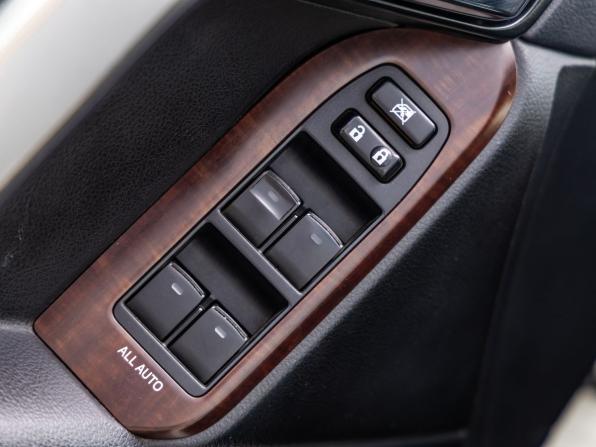 Toyota Land Cruiser Prado 150 Series Рестайлинг 1 с пробегом 2015 года, цена 3 028 000 рублей, 188957 км, внедорожник, Автокод Объявления