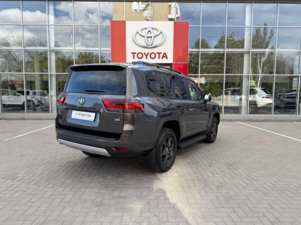 Toyota Land Cruiser 300 Series с пробегом 2023 года, цена 10 800 000 рублей, 52661 км, внедорожник, Автокод Объявления