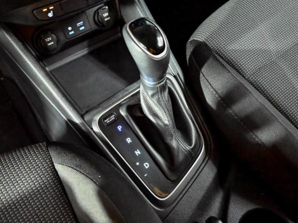 Hyundai Solaris II с пробегом 2018 года, цена 1 350 000 рублей, 178346 км, седан, Автокод Объявления