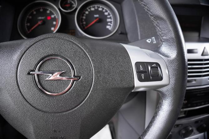 Opel Astra H Рестайлинг с пробегом 2012 года, цена 699 000 рублей, 148800 км, хэтчбек, Автокод Объявления