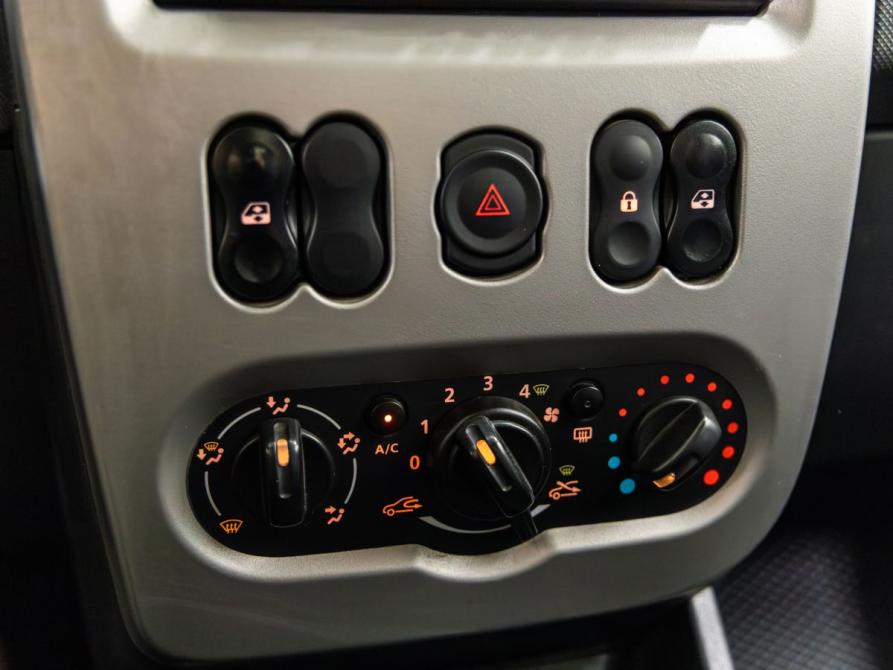 Renault Logan I Рестайлинг Волгоград  - изображение 15