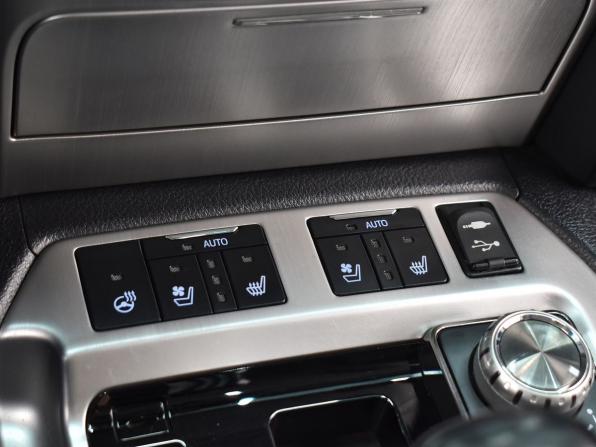Toyota Land Cruiser 200 Series Рестайлинг 2 с пробегом 2016 года, цена 5 995 997 рублей, 238737 км, внедорожник, Автокод Объявления
