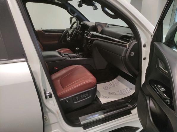 Lexus LX III Рестайлинг 2 с пробегом 2019 года, цена 6 299 000 рублей, 308957 км, внедорожник, Автокод Объявления