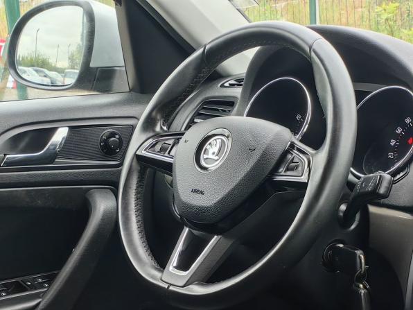 Skoda Yeti I Рестайлинг с пробегом 2015 года, цена 1 044 000 рублей, 248874 км, внедорожник, Автокод Объявления