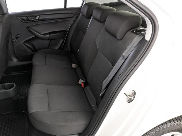 Skoda Rapid I Рестайлинг с пробегом 2019 года, цена 815 000 рублей, 257323 км, лифтбек, Автокод Объявления
