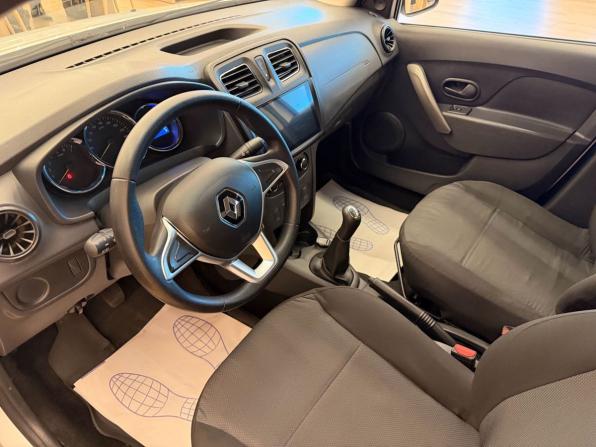 Renault Logan II Рестайлинг с пробегом 2018 года, цена 599 000 рублей, 133000 км, седан, Автокод Объявления