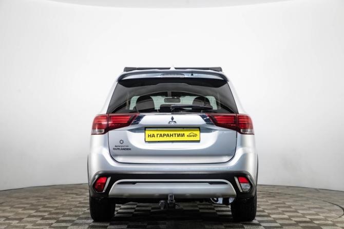 Mitsubishi Outlander III Рестайлинг 3 с пробегом 2022 года, цена 2 459 000 рублей, 98450 км, внедорожник, Автокод Объявления