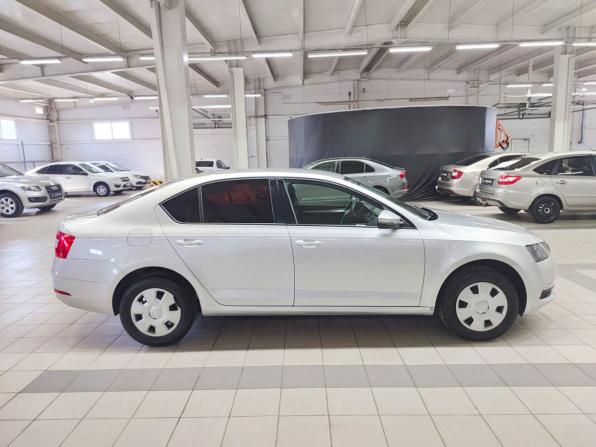 Skoda Octavia III (A7) Рестайлинг с пробегом 2018 года, цена 1 340 000 рублей, 186000 км, лифтбек, Автокод Объявления