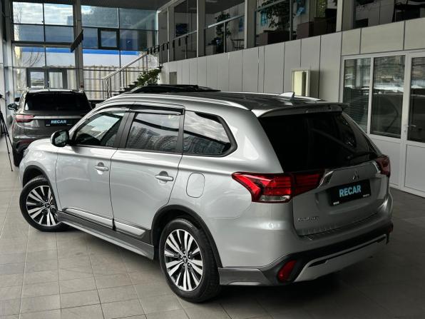 Mitsubishi Outlander III Рестайлинг 3 с пробегом 2020 года, цена 2 050 000 рублей, 106888 км, внедорожник, Автокод Объявления