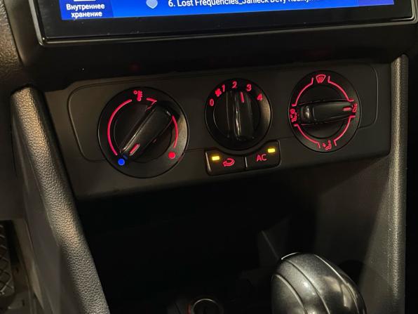 Volkswagen Polo V с пробегом 2012 года, цена 888 000 рублей, 90070 км, седан, Автокод Объявления