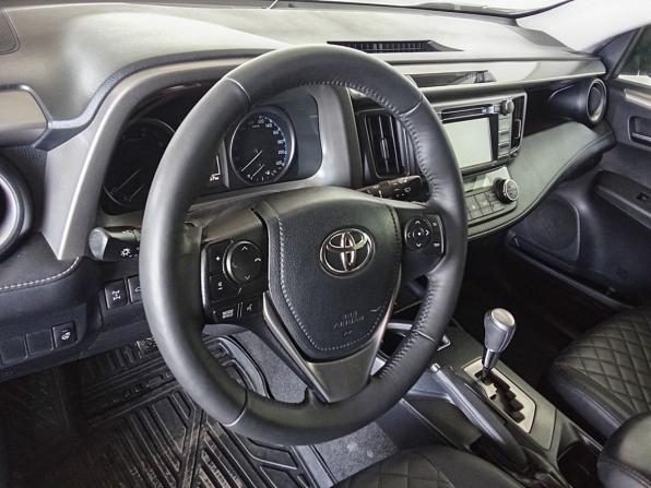 Toyota RAV4 IV (XA40) с пробегом 2015 года, цена 1 556 000 рублей, 298000 км, внедорожник, Автокод Объявления