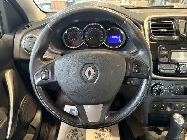 Renault Sandero II с пробегом 2017 года, цена 899 000 рублей, 115306 км, хэтчбек, Автокод Объявления