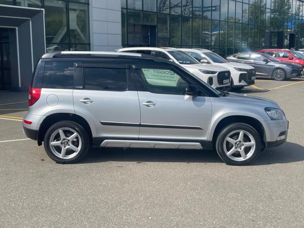 Skoda Yeti I Рестайлинг с пробегом 2015 года, цена 985 000 рублей, 180392 км, внедорожник, Автокод Объявления