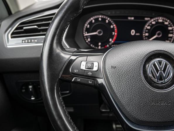Volkswagen Tiguan II с пробегом 2018 года, цена 2 799 000 рублей, 123813 км, внедорожник, Автокод Объявления