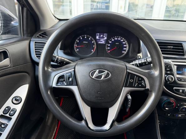 Hyundai Solaris I Рестайлинг с пробегом 2015 года, цена 599 000 рублей, 255000 км, хэтчбек, Автокод Объявления