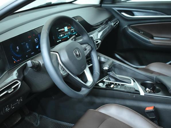 Changan Eado Plus с пробегом 2023 года, цена 1 620 000 рублей, 25990 км, седан, Автокод Объявления