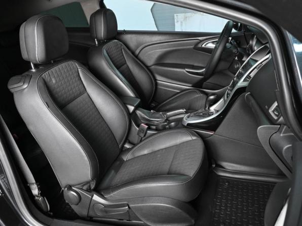 Opel Astra J с пробегом 2012 года, цена 989 000 рублей, 181258 км, хэтчбек, Автокод Объявления