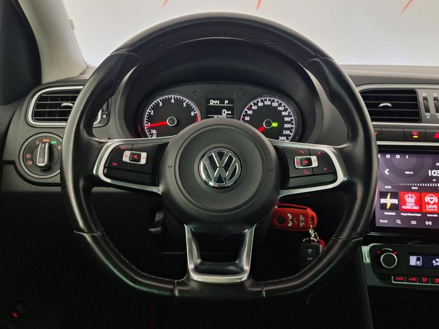 Volkswagen Polo V Рестайлинг Псков  - изображение 11